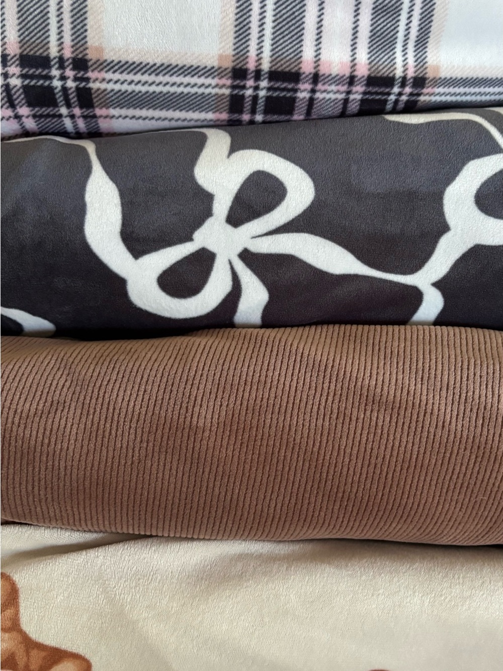 4 Pairs of Velour Pajama Pants